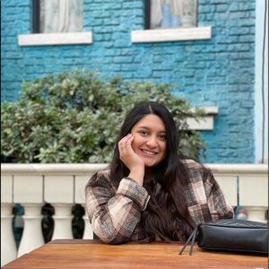 Meet your Posher, Mayra